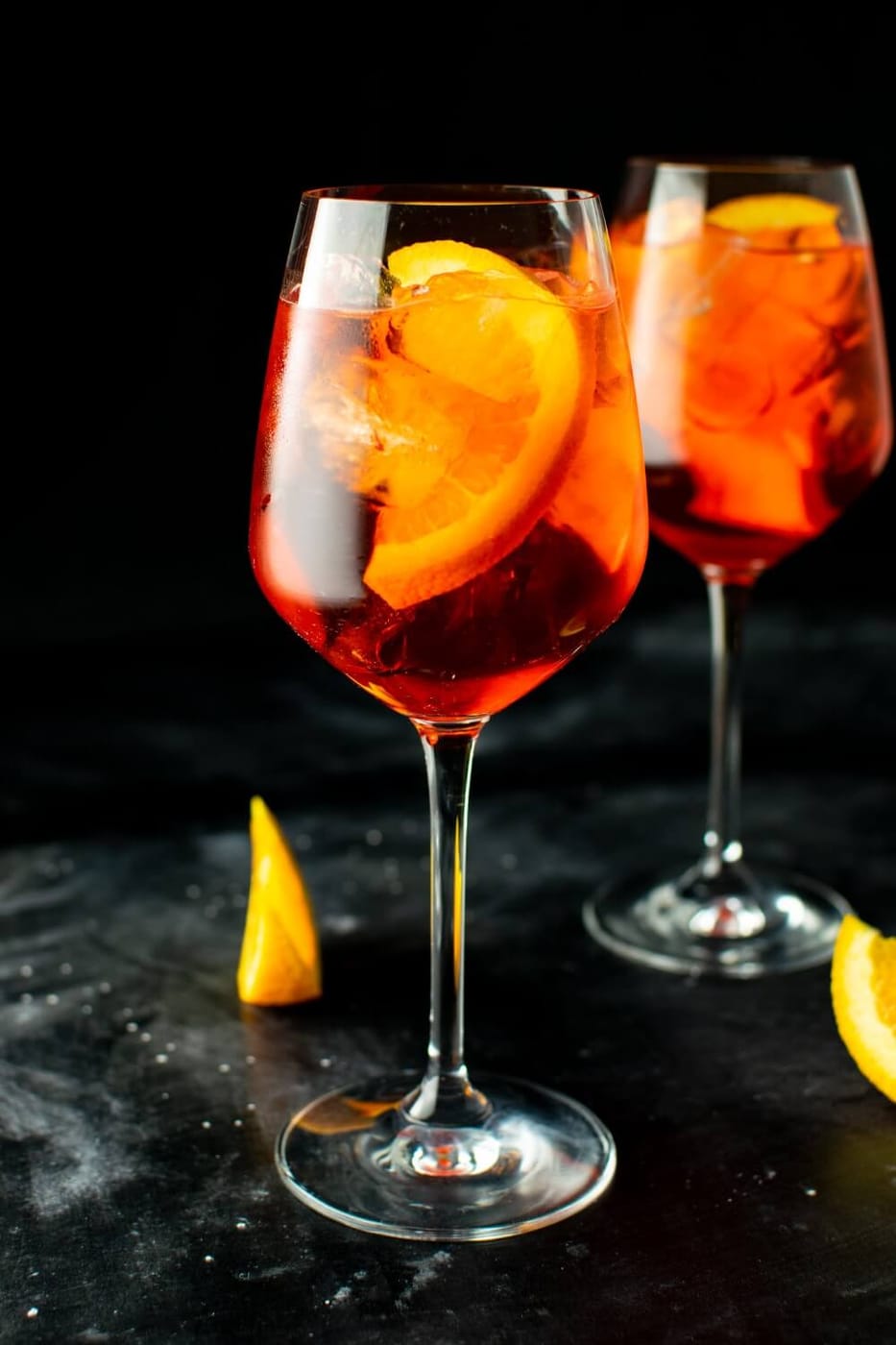 一杯阿佩罗橙光鸡尾酒